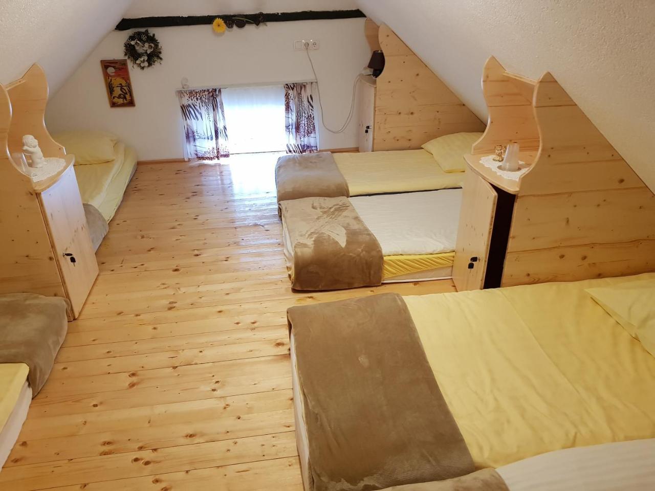 Хостел Mama'S House Церклье-на-Гореньскем Экстерьер фото
